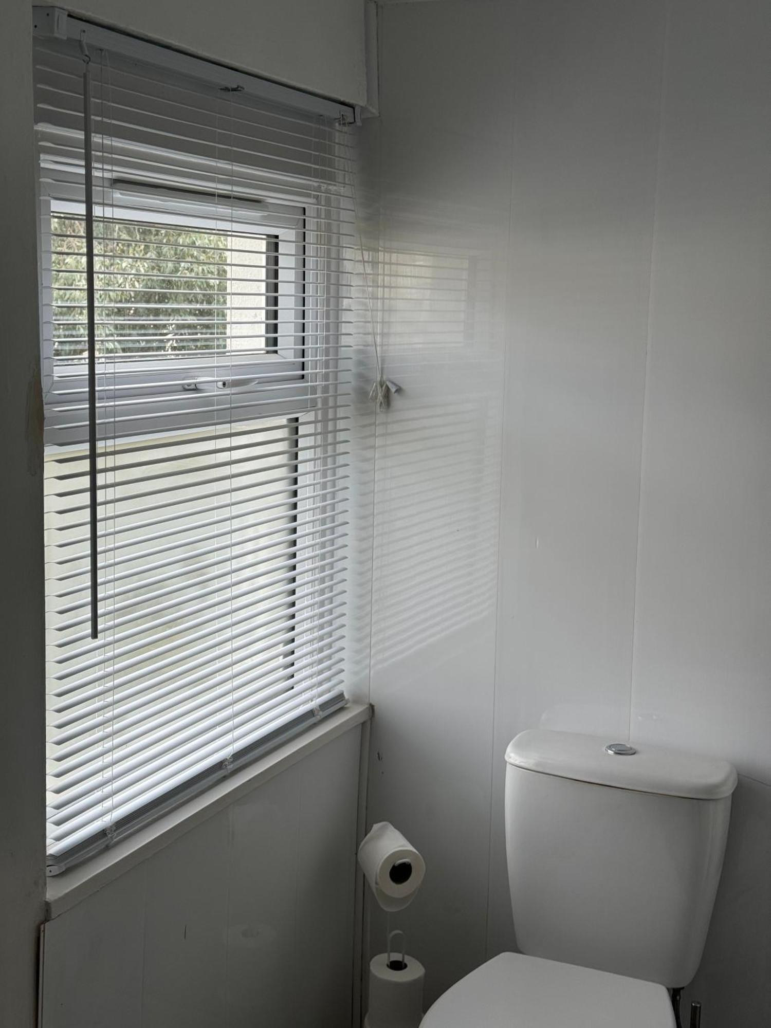 Mideyah Stays - 3 Bed Comfy House Cardiff Bagian luar foto