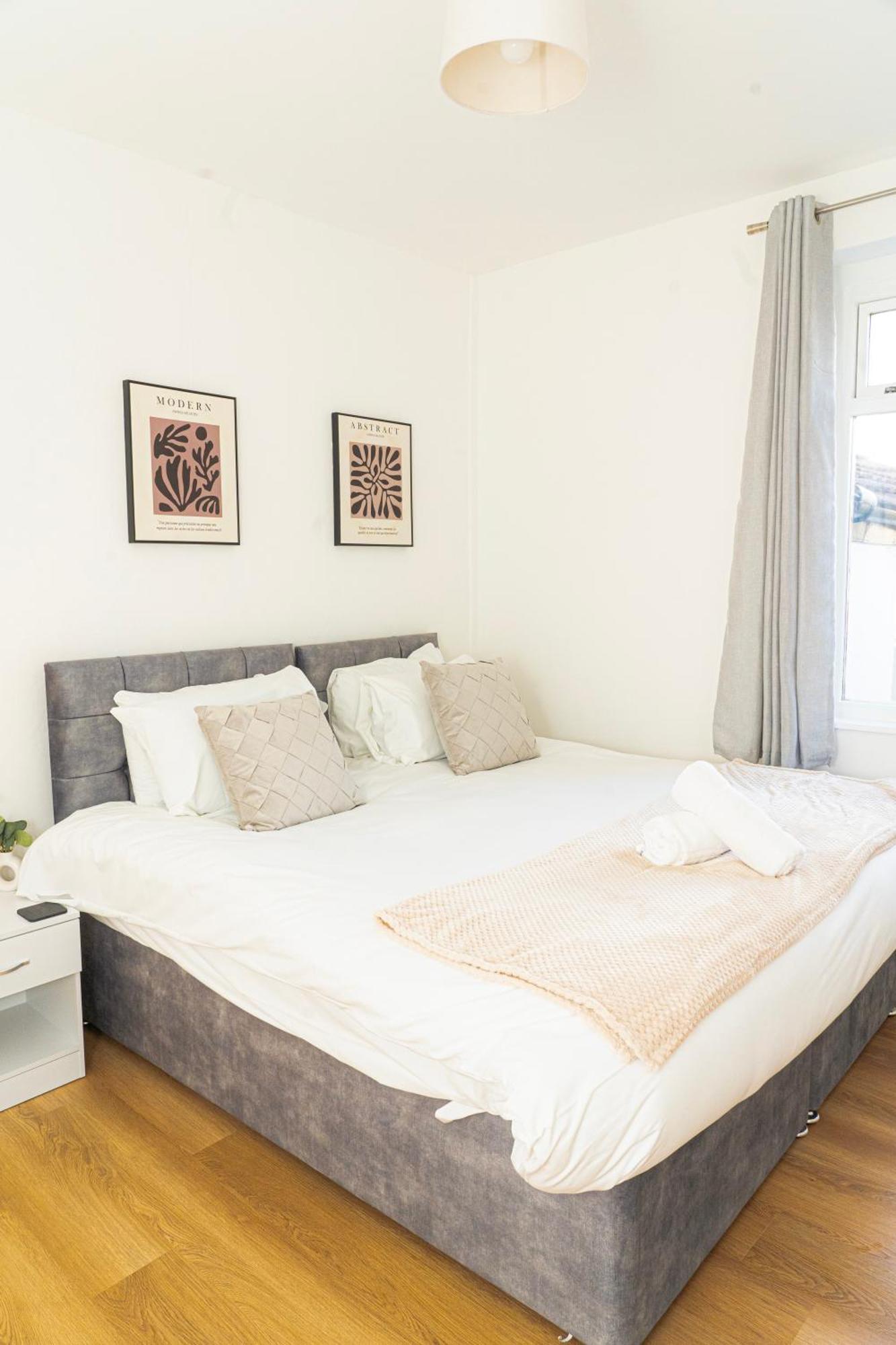 Mideyah Stays - 3 Bed Comfy House Cardiff Bagian luar foto