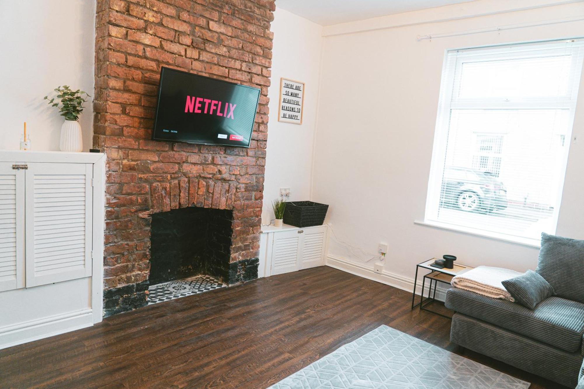 Mideyah Stays - 3 Bed Comfy House Cardiff Bagian luar foto
