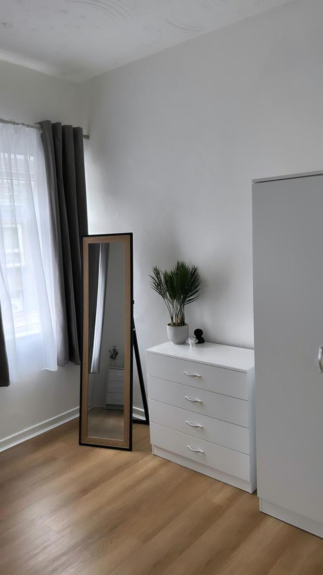 Mideyah Stays - 3 Bed Comfy House Cardiff Bagian luar foto
